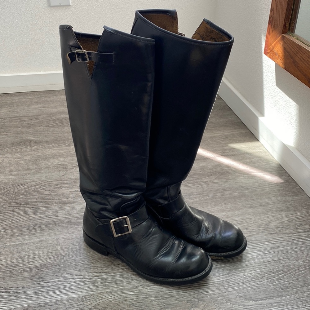 Vintage riding boots. Beyond comfy. Perfect 8.5. Fits snug and amazing. No brand